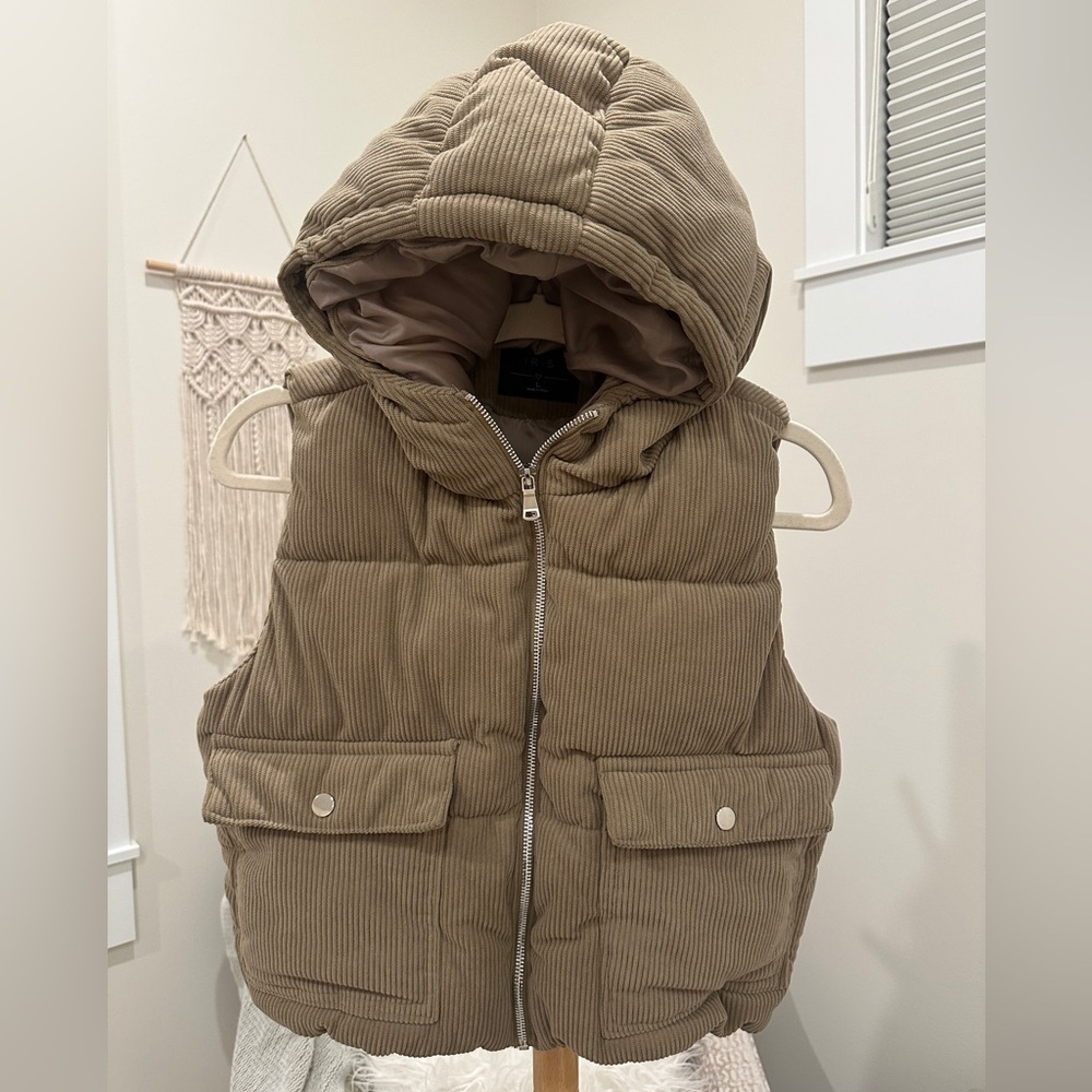 Iris Taupe Corduroy Hooded Puffer Vest Size L, best for M - Picture 2 of 7